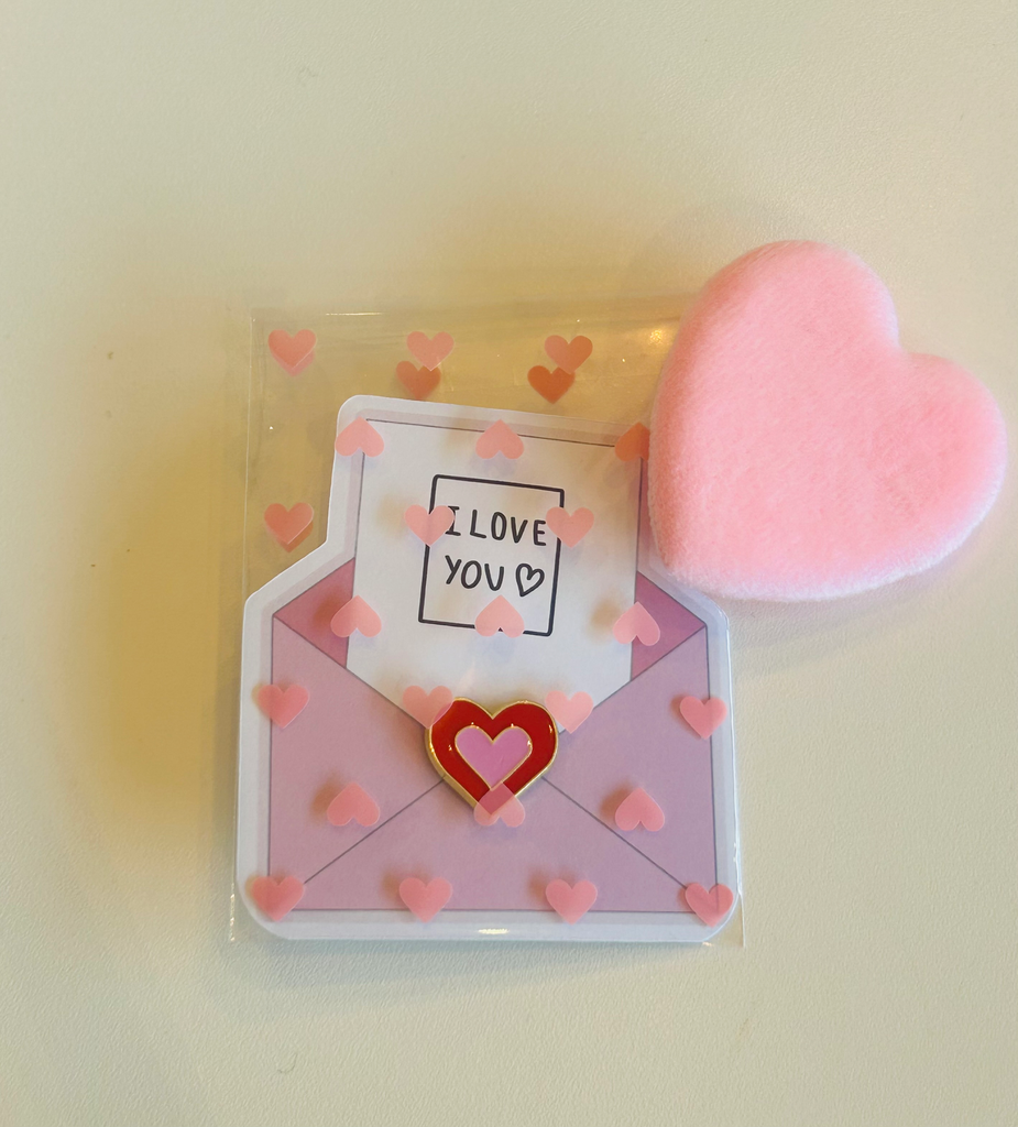 Broche / Pin's Love Moi